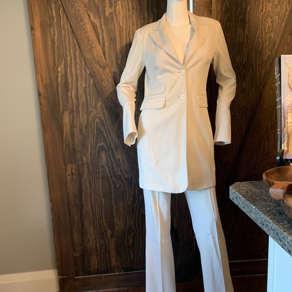 Simply Manakin size 2 ivory /bone pantsuit - Picture 3 of 11